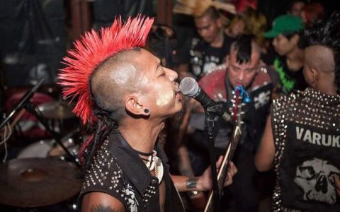 Face à l’augmentation des sans-abris, les punks se mobilisent