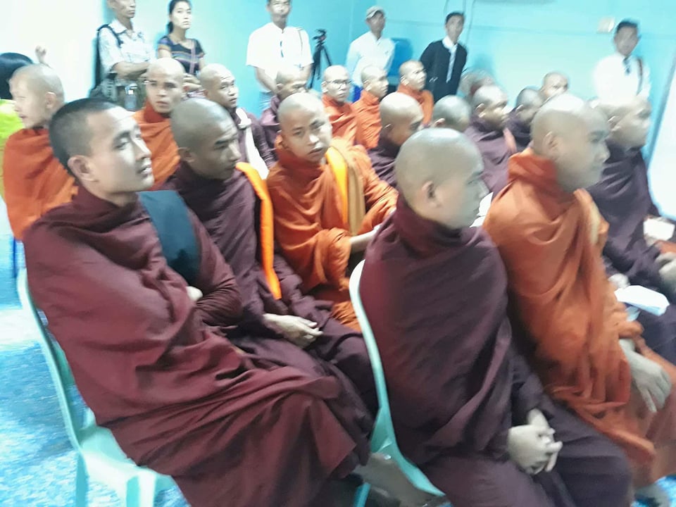 Des moines nationalistes entrainent l’annulation d’une conférence de presse visant Wirathu