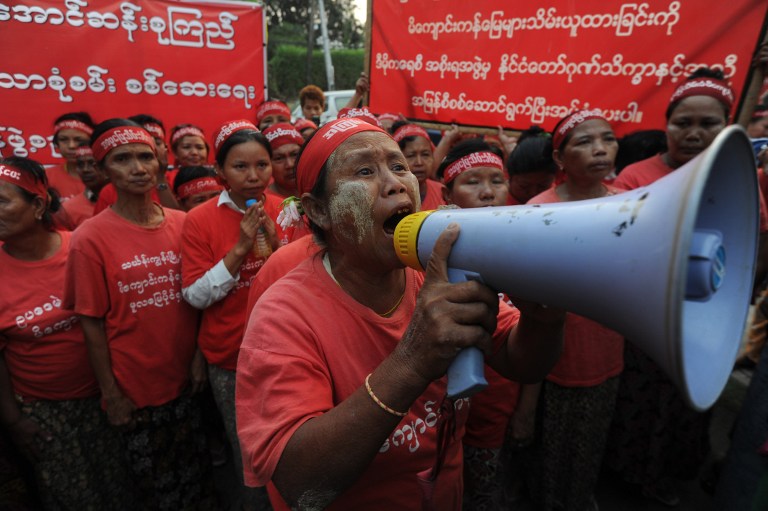 Aung San Suu Kyi réussira-t-elle à rendre aux paysans les terres qui leur ont été confisquées par les militaires ?