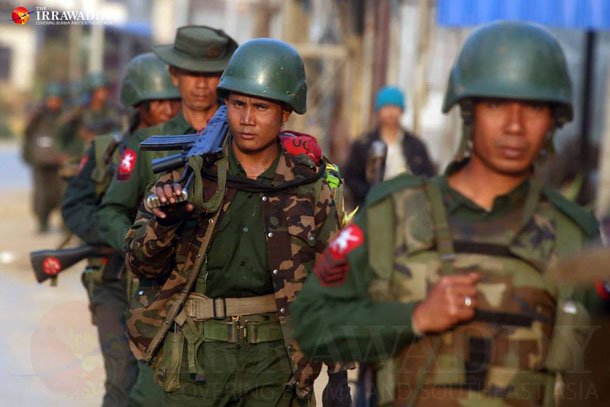 En Birmanie, les groupes armés ethniques s’associent et fixent les conditions d’un accord de paix avec le gouvernement